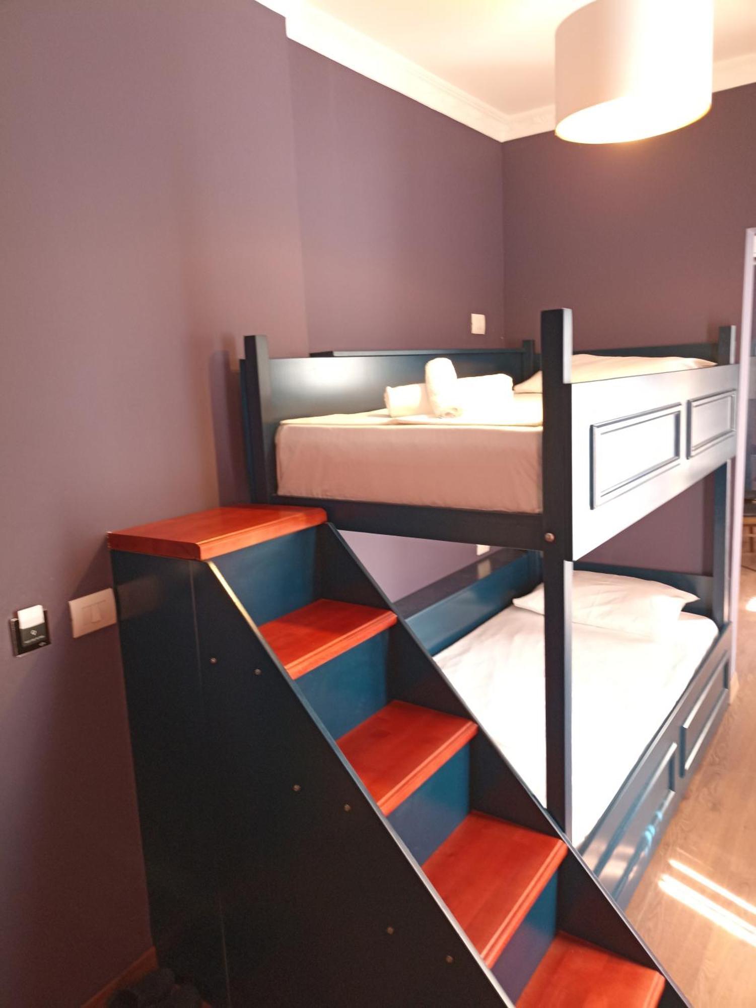 Amo's Aparthotel *