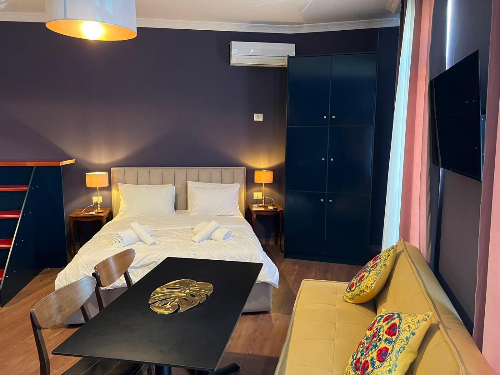 Amo's Aparthotel *